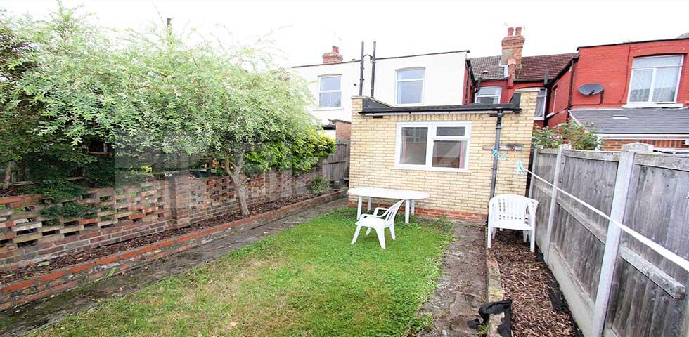 			NEW INSTRUCTION!, 6 Bedroom, 1 bath, 1 reception House			 Hermitage Road, FINSBURY PARK/ STROUD GREEN/ HARRINGAY